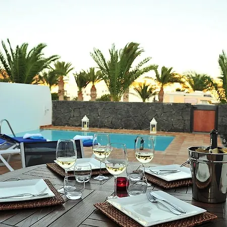 Willa Playa Blanca Sleeps 6 Pool Air Con Wifi *